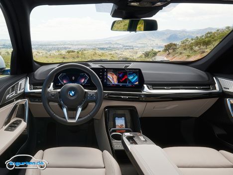 BMW X1 (2022) - Wie auch die anderen Neuheiten bei BMW kommt der X1 natürlich mit dem neuen Operating System 8. Analog gibt es nicht mehr.