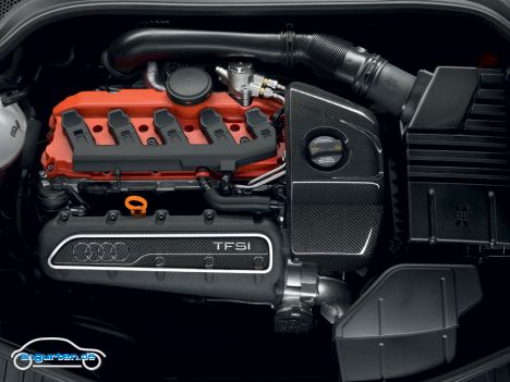 Im Audi TT RS Roadster werkelt ein Fünfzylinder-TFSI Motor.