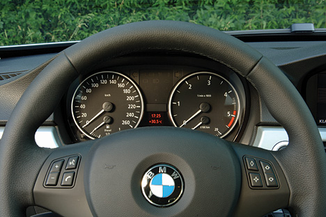 Das Armaturenbrett der BMW 3er Touring