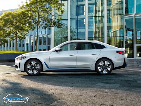 BMW i4 - Die Reichweite liegt bei dem Modell bei etwa 420 Kilometern bis zum leerfahren. Realistisch bei sportlicher Fahrweise sind wahrscheinlich eher 300-350 km.