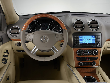 Mercedes GL-Klasse, Cockpit
