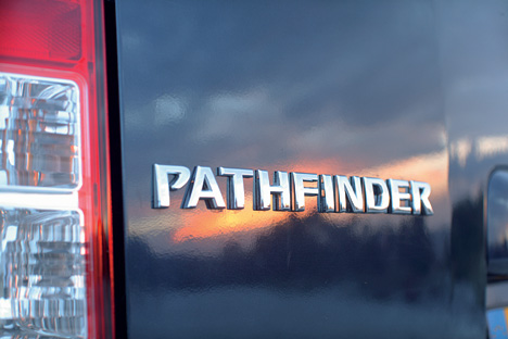 Nissan Pathfinder - Typenschilf