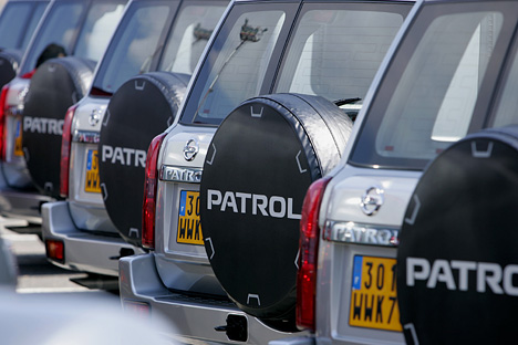 Nissan Patrol - in Reih und Glied