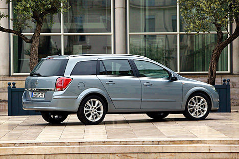 Fotos Opel Astra Caravan Zur ck zum FotoSet Heckansicht Opel Astra