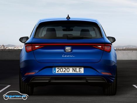 Der neue Seat Leon ST Sportstourer - Der ST Leon in Aussttatung Xcellence in der Farbe Mistery Blue