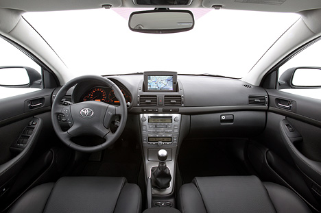 Toyota Avensis - Innenraum