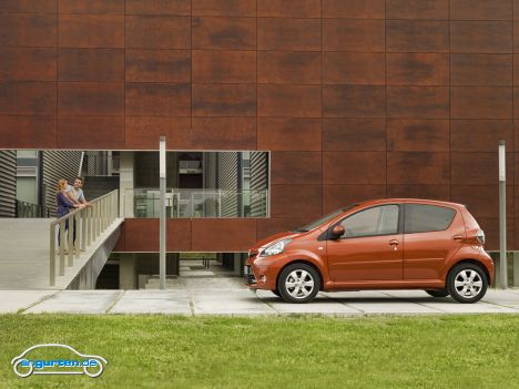 Toyota Aygo 2012 - Der Verbrauch sinkt dabei auf durchschnittlich 4,4 Liter/100 km (Normverbrauch)