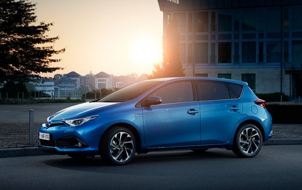 Der neue Auris steht ab 12. September bei den Händlern. Ab 15.990 Euro.