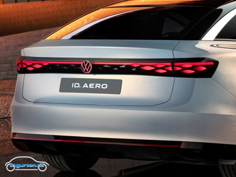 VW Studie ID.AERO - Von Innen hat VW bislang noch nichts rausgelassen. Wir hoffen, dass er im Innenraum etwas edler und gediegener daherkommt, als die anderen ID Vertreter.