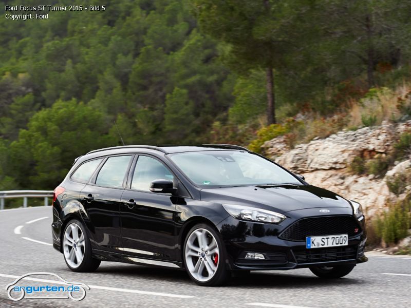 Foto Bild Ford Focus ST Turnier 2015 Bild 5 angurten de 