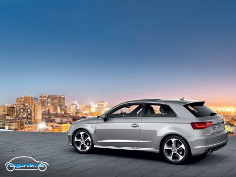 Audi A3 - Die S-Line Version des A3 in Silber.