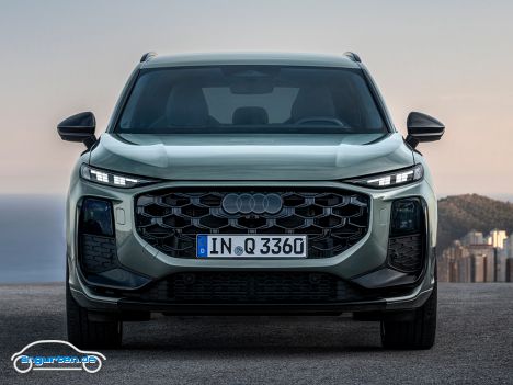 Audi Q3 SUV (FJ, 2026) - Motorisch gesehen gibt es erst einmal zwei Benziner, 150 PS und ein quattro mit 265 PS, sowie einen Diesel mit 150 PS Leistung. Die Preise starten ab 44.600 Euro. Ein Plug-in-Hybrid soll folgen, ist aber derzeit noch nicht verfügbar.