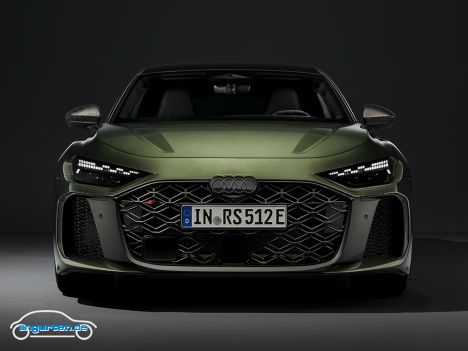 Audi RS 5 Limousine (2026) - Frontansicht - Farbe: Bedfordgrün