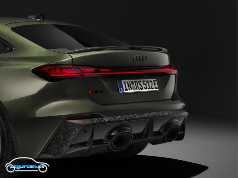 Audi RS 5 Limousine (2026) - Heckansicht - Farbe: Bedfordgrün