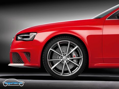 Audi RS 4 Avant - Wer den RS 4 haben will, der muss in der Grundversion knapp 80.000 Euro auf den Tisch des Hauses legen.