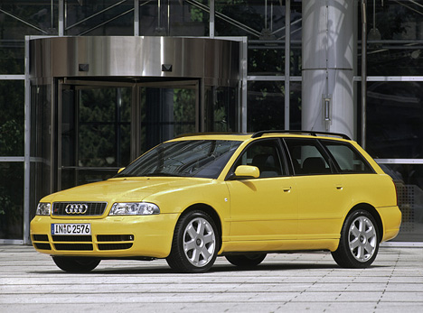 Audi S4 Avant - die neue Version wirkt erheblich bulliger als die Vorgängerversion.