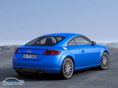 Audi TT Coupe 2014 - Am Heck gibt es bei diesem Modell einen deutlicheren Kontrast zwischen der Rundung des Autos an sich und geraden bzw. kantigen Elementen.