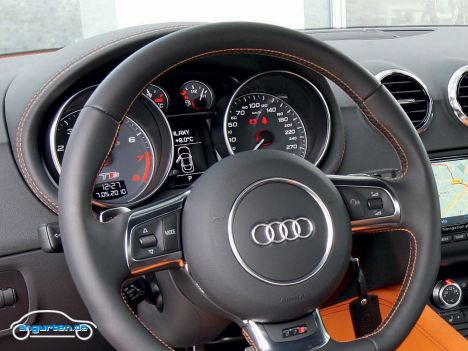 Audi TTS Coupe - Der Tacho mag auch 300 zeigen, aber der TTS ist begrenzt.