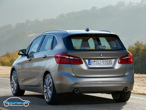 BMW 2er Active Tourer - Das Modell debutiert in der 2er-Reihe, also dem Luxus-Ableger des 1er.