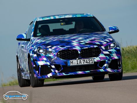 Noch getarnt: BMW 2er Gran Coupe - Bild 4
