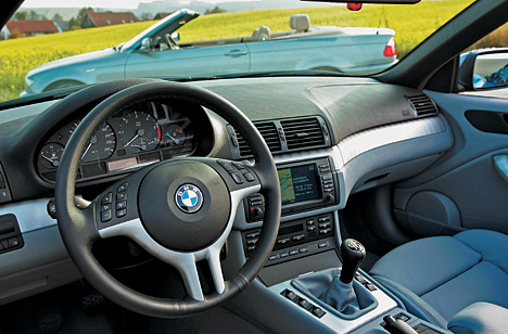 Das Cockpit im BMW 3er Cabrio