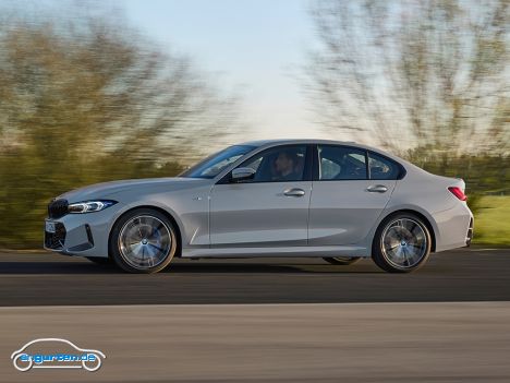 BMW 3er Limousine G20 Facelift 2022 - Die weiteren Bilder kommentieren wir nicht mehr. Wie man zu den Preiserhöhungen mit deutlich mehr Komfort und Schnick-Schnack steht, muss jeder selbst wissen. Der Premium-Anspruch der Mittelklasse wird jedenfalls deutlich unterstrichen.