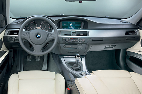 Cockpit der BMW 3er Reihe