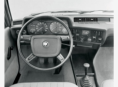 Das Interieur der ersten 3er Reihe (von 1975)