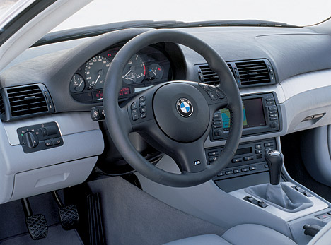 Cockpit im Coupe (Modelljahr 2002)