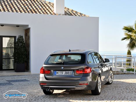 BMW 3er Touring - Mineralgrau, Heck