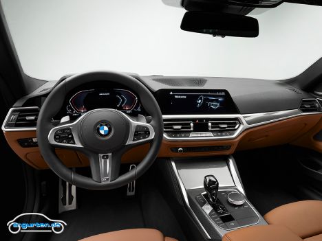 BMW 4er Coupe (G22) MJ 2021 - Im Innenraum hört es mit der Eigenständigkeit allerdings auf. Im Cockpit ist alles so, wie von der aktuellen 3er Reihe gewohnt.