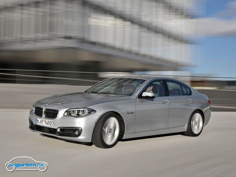 Vor allem im Bereich der Assistenzsysteme hat BMW beim 5er Facelift gearbeitet.