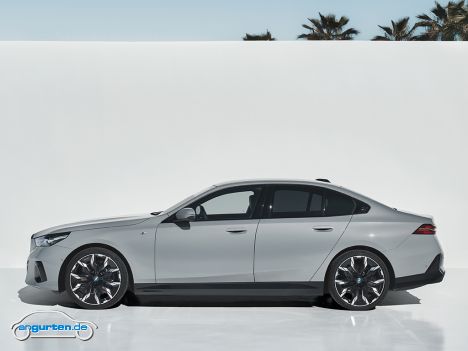 Die neue BMW 5er Limousine 2023 - Seitenansicht