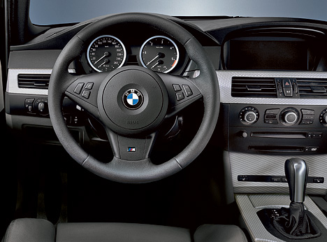 Das Cockpit des BMW 5er Touring