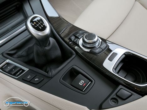 BMW 5er Touring - Mittelkonsole mit Schaltknauf