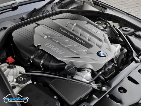 BMW 6er Cabrio - Das 650i Cabrio leistet 407 PS bei 4,395 Litern Hubraum.
