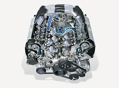 Der V8 Benziner mit 4,4 Litern Hubraum leistet in der Sieberner Reihe 330 PS.