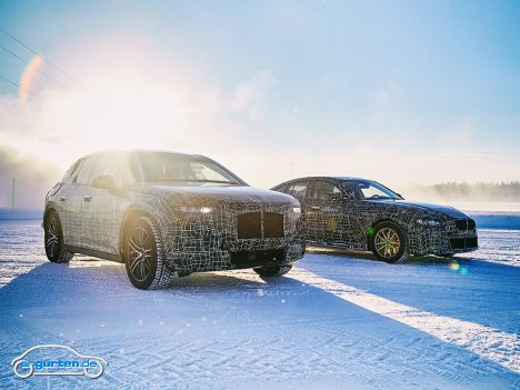 Ausblick auf den BMW i4 - Hier im Bild: Der iNEXT und der i4. 530 PS - brauchen wir wirklich so viel Leistung?