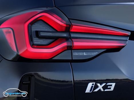 BMW iX3 - Im Gegensatz dazu ist der große elektrische, größere SUV, der BMW iX komplett eigentständig entwickelt.