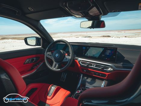 BMW M3 Touring - Bei 250 km/h ist werksseitig zunächst einmal Schluss. Optional gibt es aber das M Drivers Package, mit dem die Höchstgeschwindigkeit auf 280 km/h angehoben werden kann. 