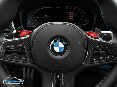BMW M4 Coupe G82 - Lenkrad und Kombiinstrument