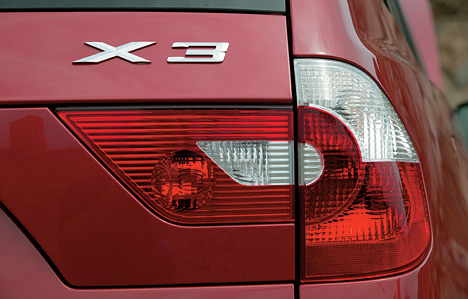 BMW X3, Rückleuchten und Typenschild