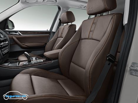 BMW X3 Facelift 2014 - Bis knapp 5% hat BMW am Verbrauch noch drehen können. Neu ist auch der kleine Benziner, den es jetzt auch mit Frontantrieb gibt.