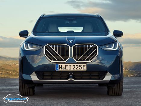 BMW X3 (G45, 2025) - Frontansicht - mächtig bullig geworden, der X3