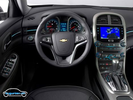 Chevrolet Malibu - Cockpit mit Mittelkonsole