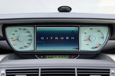 Citroen C8 - Uhr