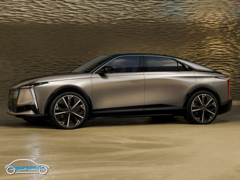 DS N°8 - Kunstwerk auf Rädern. Damit lassen sich die Fahrzeuge von DSAutomobiles, also der ehemaligen Edelschmiede von Citroen wohl am ehesten beschreiben.