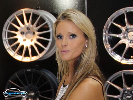 Die Girls auf der Essen Motor Show 2011