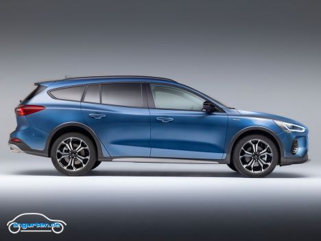 Ford Focus Turnier Facelift 2022 - Von der Seite merkt man praktisch keinen Unterschied.