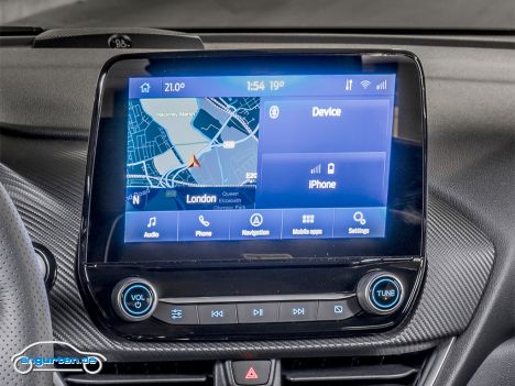 Ford Puma ST - … als auch einen 8,3 Zoll großen Bildschirm für Infos wie Radio / Navi und ähnliches.